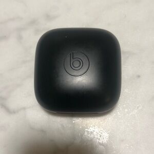 Beats by Dre Black Charger Case